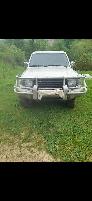 badamdar masin bazari unvan: Off-road SUV – ön qoruyucu kənar dəst və gücləndirilmiş bamperlə - — 1