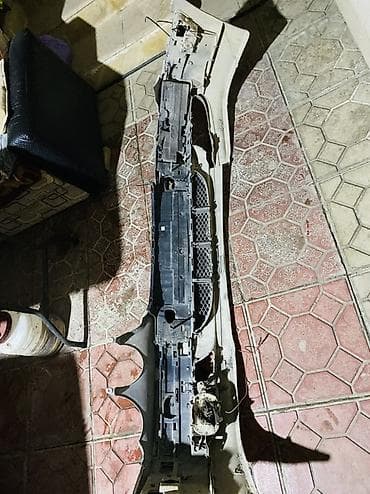 бампер на гольф 2: Передний, Mercedes-Benz W210, 2000 г., Самовывоз — 3