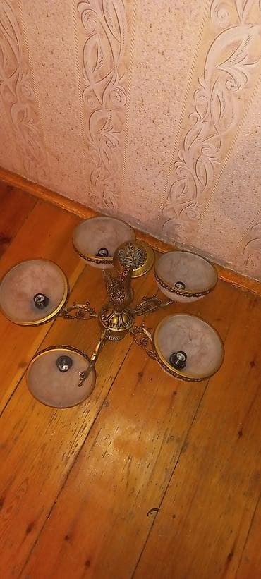 8 mart gullar: Çılçıraq, 5 lampa, Metal — 1