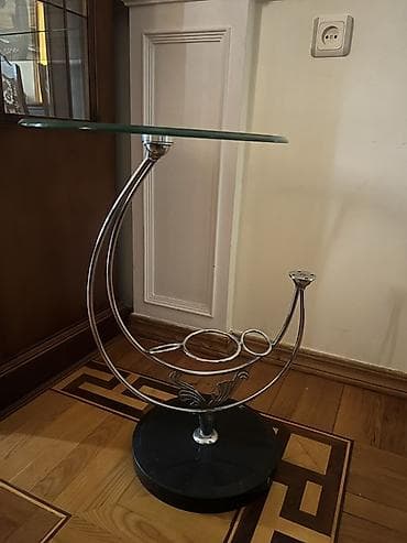 tibbi forma: Şüşə üstlü dekorativ yan masa - Dizayn: Modern/Art-deko üslubunda — 1