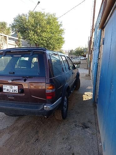 02 maşın: Nissan Pathfinder: 3.3 l | 1997 il Ofrouder/SUV — 3