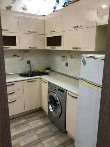 7 mikrorayon: Xətai metrosunun yaxınlığında Baki Əylənçəyə yaxın 24 mertebeli — 9