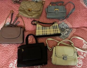 Əl çantası, Charles & Keith