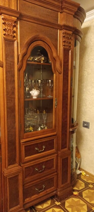 1 kub taxta nece kvadratdir: Б/у, Распашной, Угловой шкаф, Сервант, Италия — 11