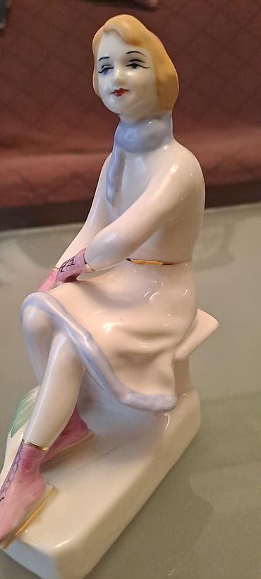 Qadın geyimləri: 25 m — 3