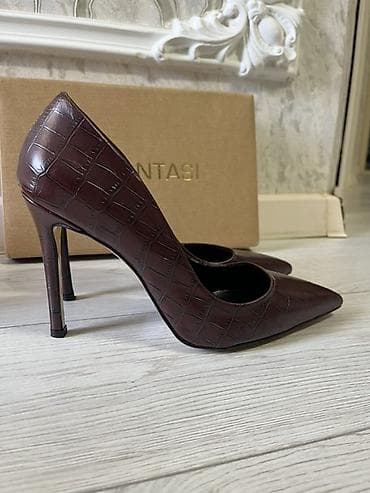 Nisantasi markalı qadın klassik tufliləri - Model: stiletto, sivri