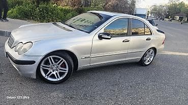 mercedes yeska: Mercedes-Benz C-Class: 2.6 l | 2001 il Sedan — 2