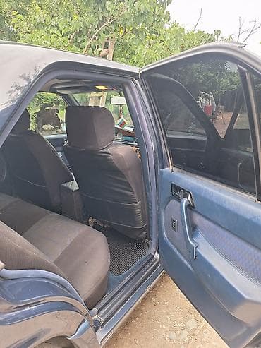 yan guzgu s: Mercedes-Benz 190 (W201) sedan - Kuzov: 4 qapılı sedan, tünd — 7