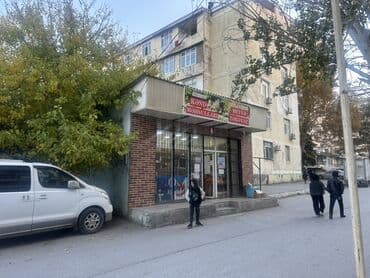 Lincoln: Obyekt Şexsi Obyektdi, Tam binaların ortasında yerleşir. yaxınlıgında — 2