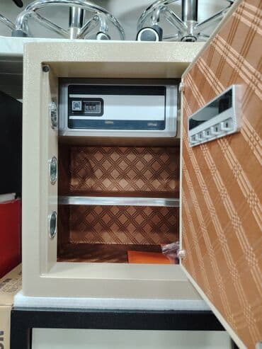 pul yığmaq üçün kassa: Hundurluk 45 Derinlik 38 Eni 40 Seyf acar və kodilə işləyir — 2