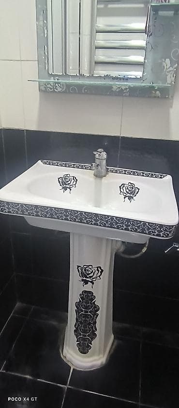 Умывальники, тюльпаны — 1