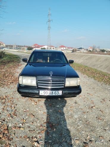 çeşqa 2 mator: Mercedes-Benz W124 sedan – qara rəng, 4 qapı. 2 motor mexanika — 5