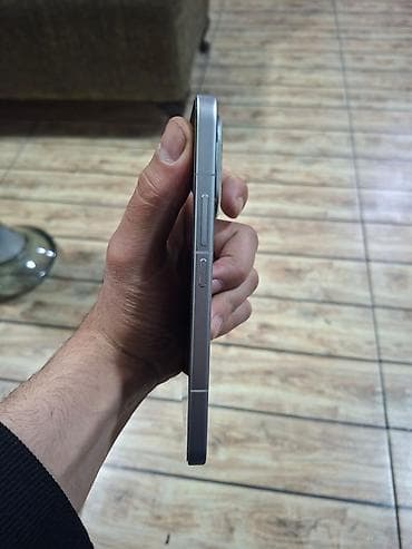 m 11 lite: Xiaomi 15 Pro, rəng - Gümüşü, 
 Sensor — 3