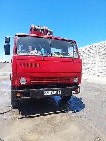 Beton nasosu ilə təchiz olunmuş xüsusi yük maşını - Şassi: 6x4 üç — 1