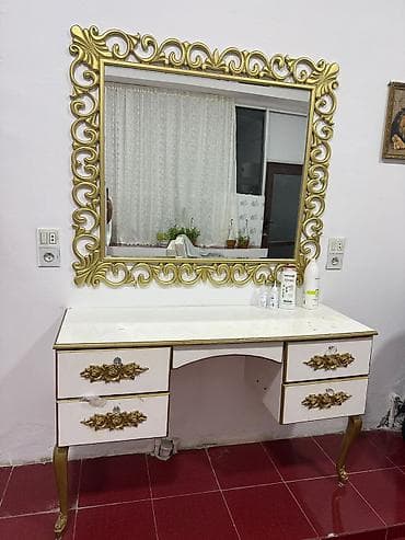 Дом и сад: Klassik üslubda güzgülü makiyaj masası/dresuar dəsti - Üslub: Barokko — 1