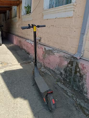 mi skuter: Bu tünd boz elektrik skuter şəhər gəzintiləri və qısa məsafələr üçün — 4