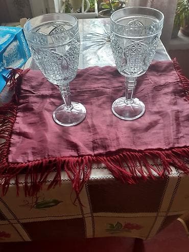 Qədəhlər, rəng - Ağ