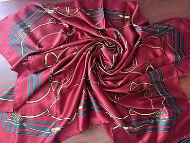 Məhsul: Kvadrat ipəkfason şərflər – 4 fərqli dizayn Təsvir: - — 4