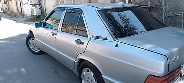 mercedes e class: Mercedes-Benz 190: 2 l | 1992 il Sedan — 4