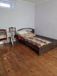 тап аз недвижимость: Yeni Sarayda 1 otaqli ev kiraye verilir.Her bir weraiti var.Aileye — 4