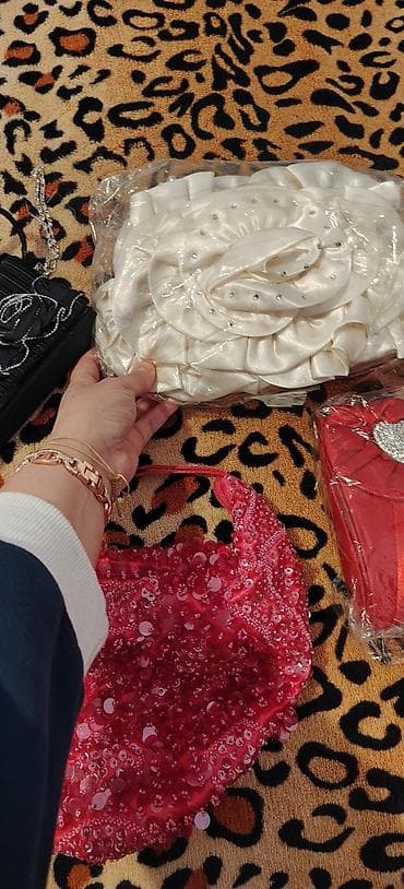 satt: Çanta daşlarla. Germaniyadan. alınıb. bir. dâfâ. toya tutmuşam — 8