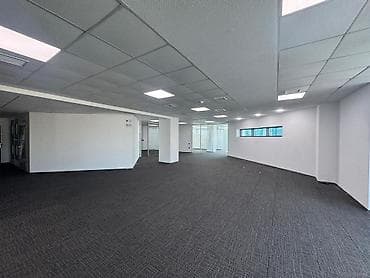 ucuz ev: İcarəyə verilir 13 otaqlı ofis 600 m², 8 Noyabr m. Daha 7 şəklə bax — 6