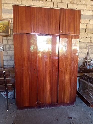 hamam ref: Klassik üslubda, cilalanmış taxta səthli üç qapılı paltar dolabı və — 1