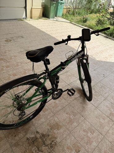 gül qabı: İşlənmiş Şəhər velosipedi Adidas, 28", Pulsuz çatdırılma — 2