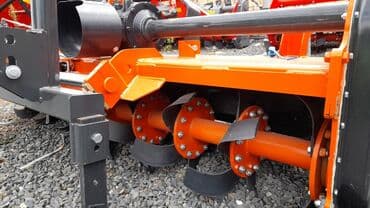 taxıl biçən kombaynlar: Torpaq frezi. İş genişliyi 235 sm. Sağ sol hərəkətli tip. Türkiyənin — 2