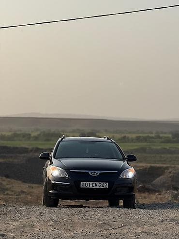salon niva: Hyundai i30: 1.6 л | 2008 г. Универсал — 3
