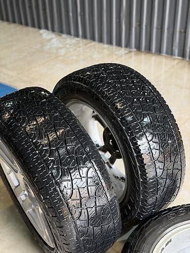 Автозапчасти: Toyota orijinal yüngül lehimli disklər və şin dəsti - Sayı: 4 ədəd — 3