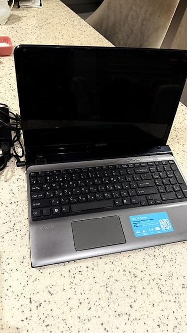 samsung notebooklar: Sony VAIO noutbuk – E Series Xüsusiyyətlər: - Ekran: 15.5" (təxmini) — 2