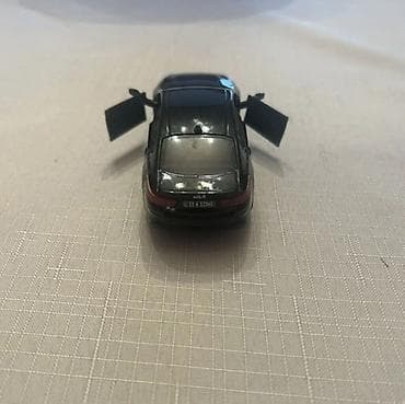 Oyuncaq nəqliyyat: Qara rəngli metal oyuncaq avtomobil – Kia K5 modelinə bənzər sedan — 5