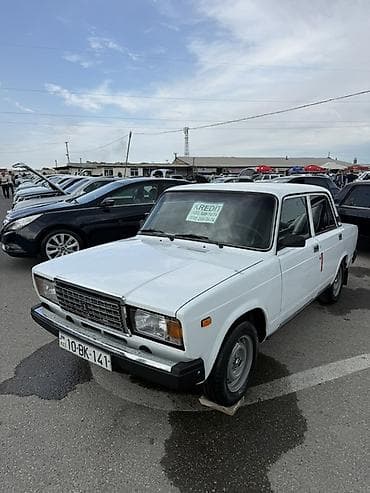Hazır Kredit VAZ 2107, ağ rəng, 2003 mot 06 karobka 5. İdeal vəzyətdə