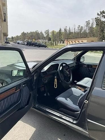 mercedes 124: Mercedes-Benz W124: 2.2 l | 1994 il Sedan — 9