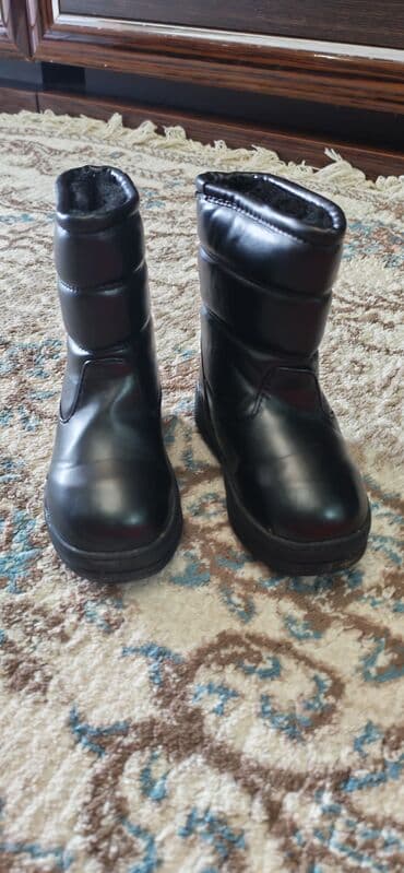 Üst geyimləri: Çəkmələr, Uniseks, 27, Adidas — 1