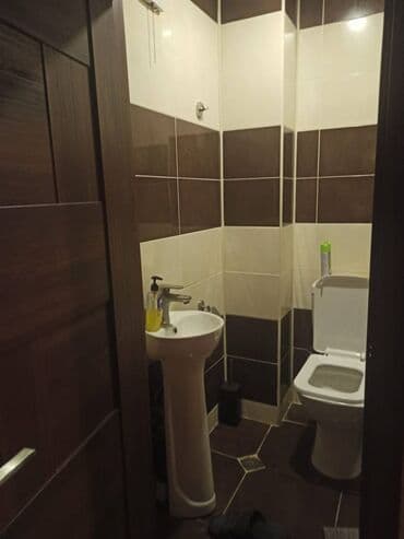 1 otaqlı kohnə tikili: 2 otaqlı, Yeni tikili, 80 kv. m — 6