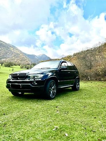 BMW X5 (E53) – qara rəngli, tam ölçülü premium krossover/SUV