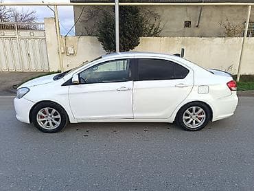 chat satisi: Sedan avtomobil – ağ rəng, 5 yerlik, önqapılar və arxa qapılarla — 4