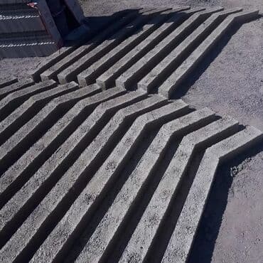 бетонный башмак для забора: Bu beton blok tikinti sahəsində dayaq kimi istifadə olunan, möhkəm və — 6