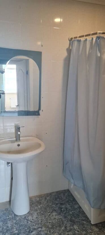 сдается квартира в баку: Yasamalda midada 9 mertebeli binanın 6-ci mərtəbəsində yerləşən ümumi — 12