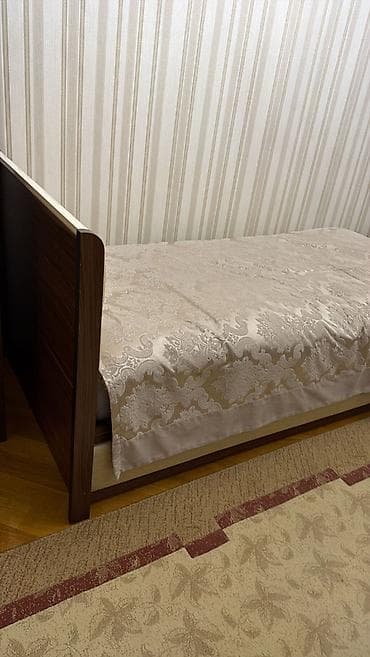 2el dolablar: Çalışma masası möhkəm ağacdan hazırlanıb - Tək nəfərlik çarpayı 2 — 2