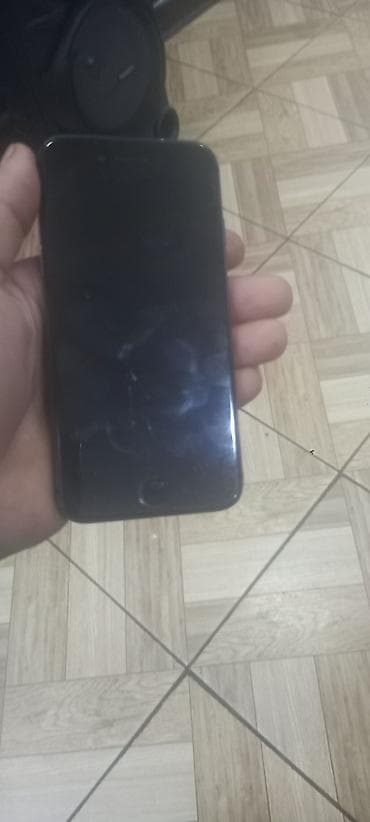 IPhone 8, Qara, Barmaq izi