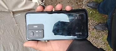 s21 ikinci el: Smartfon – qara rəng, düz kənarlı korpus, ön kameraya görə mərkəzdə — 4