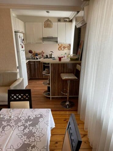 xacmazda satilan evler: Bakı, 3 otaqlı, Köhnə tikili, m. Qara Qarayev, 80 kv. m — 3