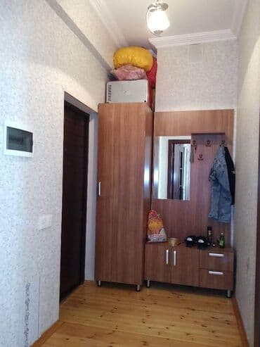 neftçilər ev: 8-ci kilometr, 1 otaqlı, Yeni tikili, m. Neftçilər, 50 kv. m — 3