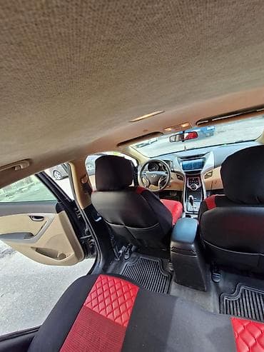 hyundai elantra 2012: Hyundai Elantra sedan – qara rəng, 4 qapı, ön çəkişli. Xarici: - — 8