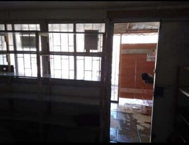 аренда торговых площадей в магазинах: Bu kommersiya sahəsi müxtəlif biznes ehtiyacları üçün uyğundur. Daxili — 4