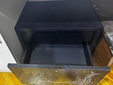 Tumbalar: Qara şüşə önlü tək çekmeceli tumbə İki ed var - Material: MDF/karkas — 4