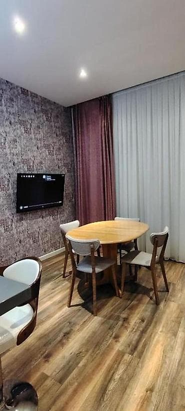 Mənzillər: İcarəyə verilir 3 otaqlı yeni tikili 102 m², Ağ şəhər q. Kateqoriya — 3